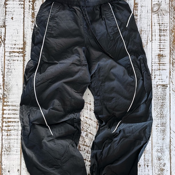 Lululemon - License to Train Mid-Rise Lightweight Jogger Size 4 - Picture 7 of 8